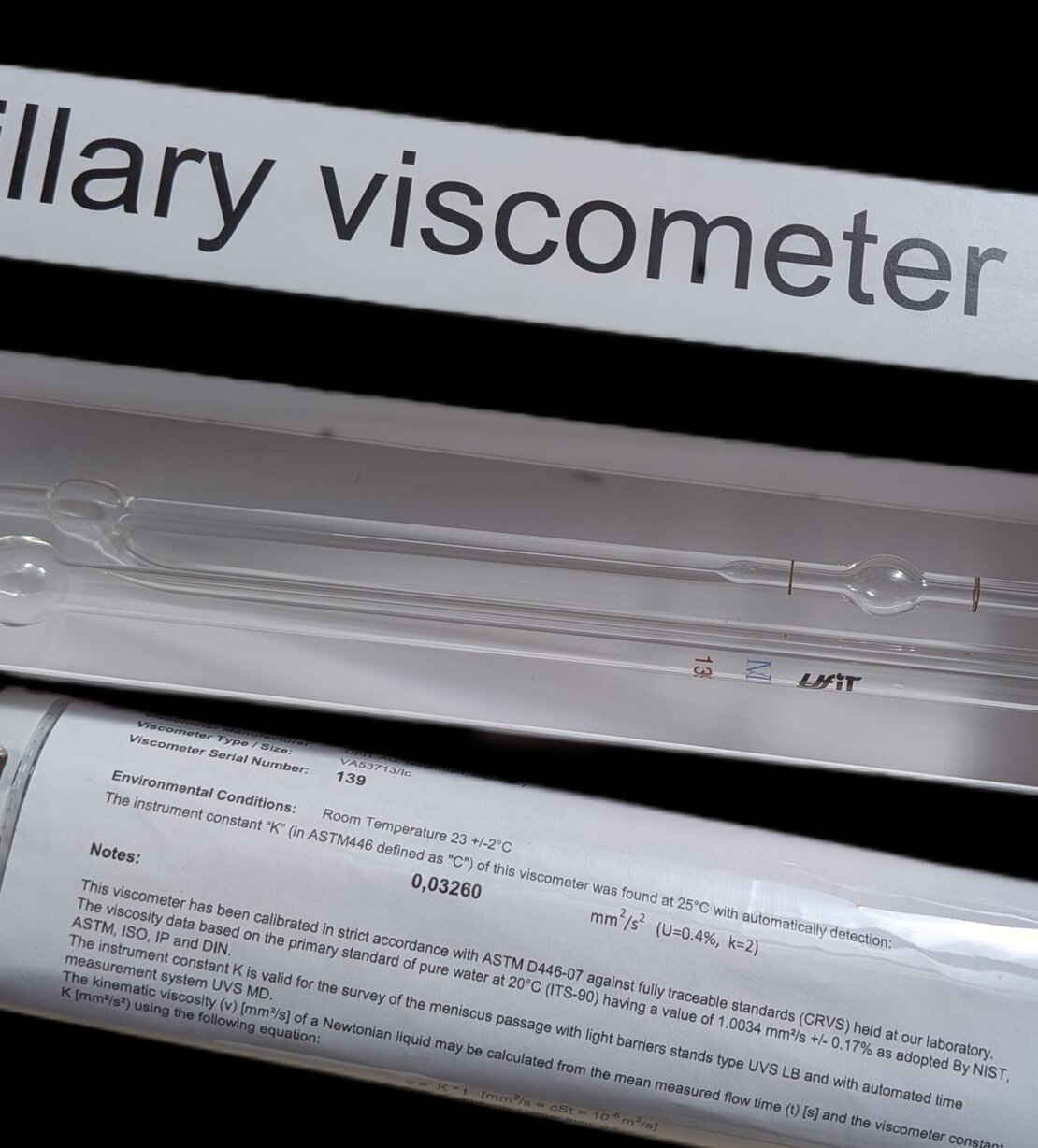 Inline viscosity measurement installed in an industrial process line